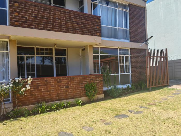 Denlee Townhouse For Sale: 2 bedrooms, pool access, patio, communal gardens.