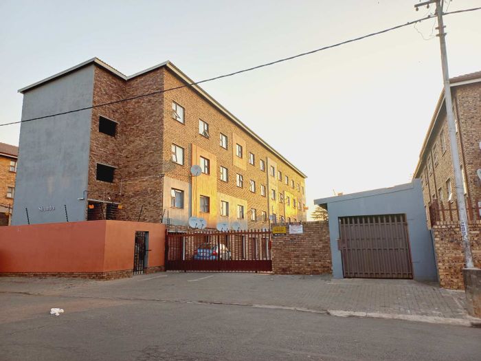 Property #2254244, Apartment for sale in Kempton Park Central