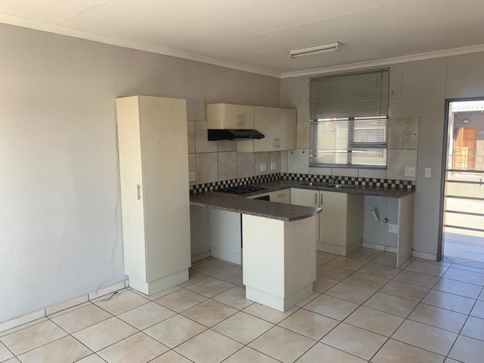Property #1966071, Apartment for sale in Rocky Crest