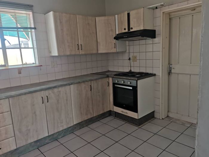 Property #2441473, Townhouse For Sale in Hochlandpark