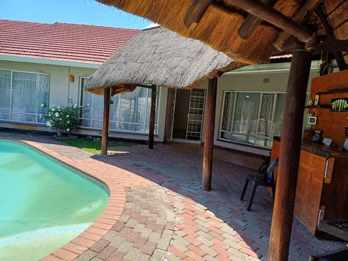 Property #2214539, House rental monthly in Edenvale