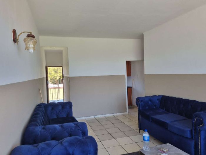2-Bedroom Apartment For Sale in King Williams Town Central with Security and Parking.