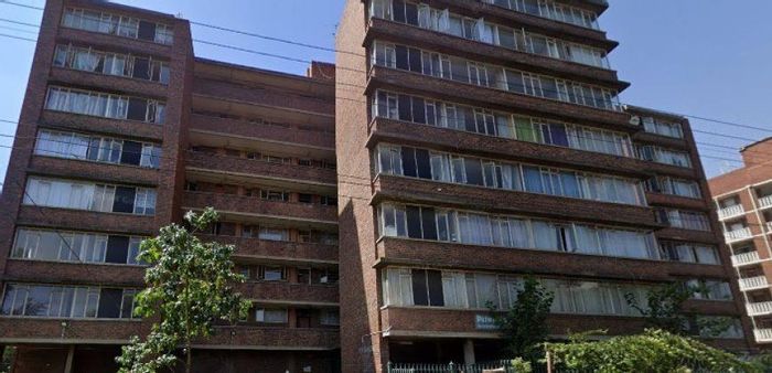 Arcadia Apartment For Sale: 2 Bedrooms, Modern Kitchen, Spacious Lounge, Tranquil Living