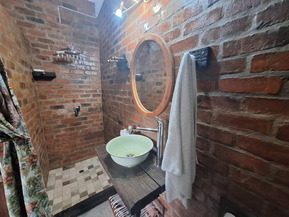 2nd bedroom en-suite