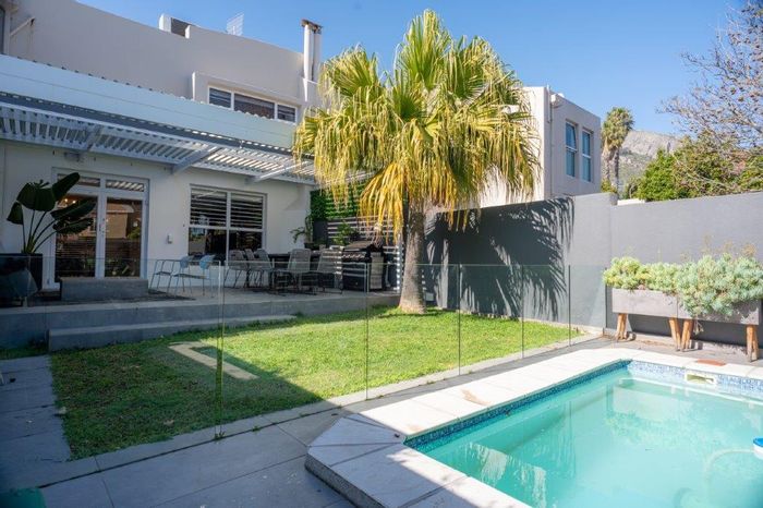 Property #2062132, Townhouse pending sale in Fresnaye
