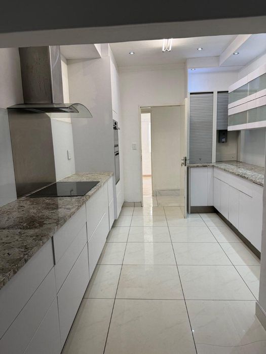House to Rent in Pioniers Park Ext 1: 3 beds, pool, garage, security features.