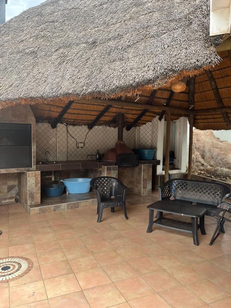 Lapa with a braai and Pitsa oven