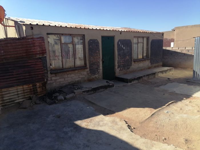 Property #2266330, House for sale in Tembisa Central