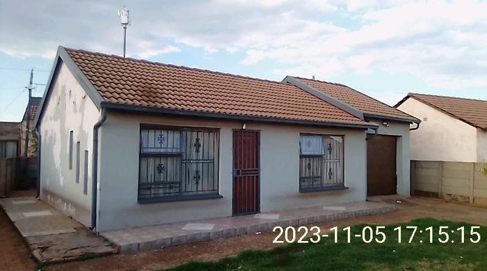 Property #2201532, House for sale in Vosloorus