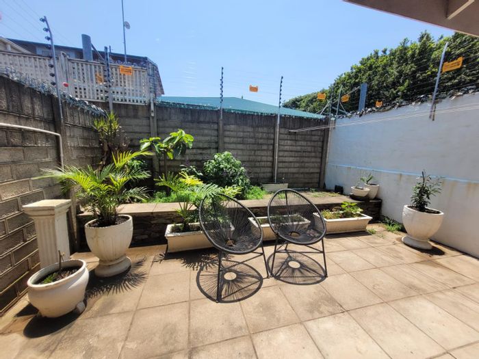 Glenwood Apartment To Rent: 1 Bed, private garden, near schools and shops.