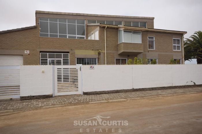 Kramersdorf House For Sale: 3 Bedrooms, garden, terraces, and panoramic dune views.