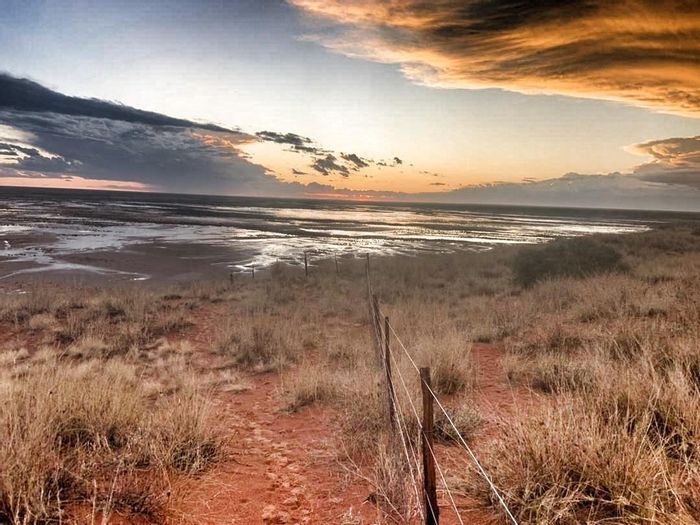 For Sale: Farm in Keetmanshoop Central with multiple dwellings, extensive water supply.