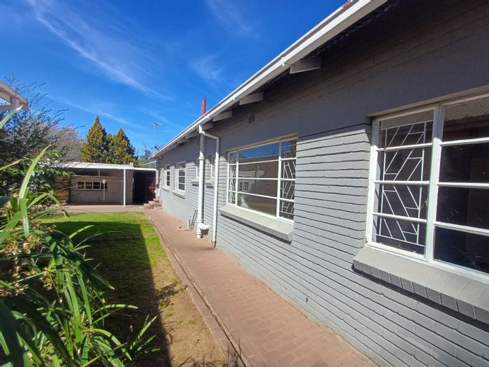 For Sale: Spacious 4-bedroom house in Dan Pienaar with patio and double garage.