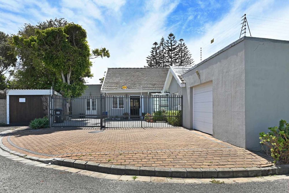 Garage and secure offstreet parking