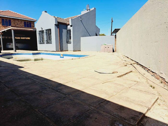 Property #2291315, House For Sale in Eersterust