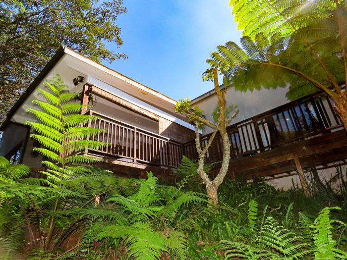 House in Salt Rock Central To Rent: Access to clubhouse, pool, and tennis courts.