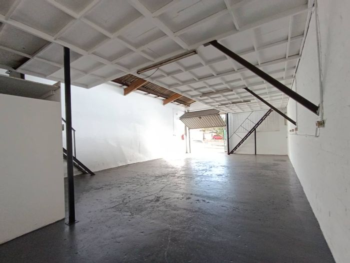 Pinetown Central Industrial Space To Rent: Versatile layout, high ceilings, prime location.