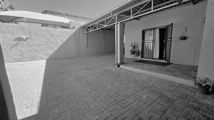Property #2411497, House For Sale in Cimbebasia
