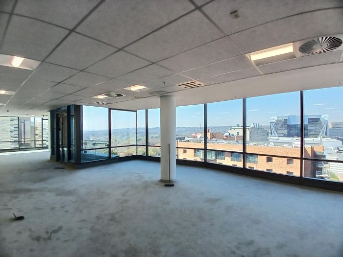 To Rent: 1,788 sqm customizable office in Rosebank Tower with prime amenities.