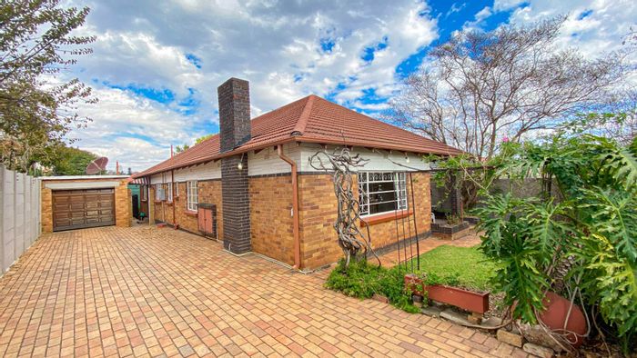 Property #2050985, House sold in Parkhurst