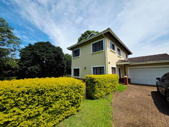 Hillcrest Central House To Rent: 3 beds, study, open plan living, pet-friendly garden.