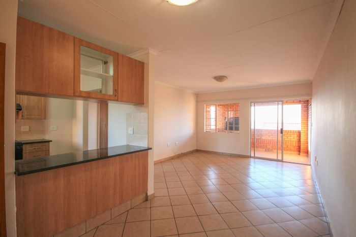 Hazeldean Apartment To Rent: 3 Beds, 2 Baths, Garage, Load-Shedding Free.