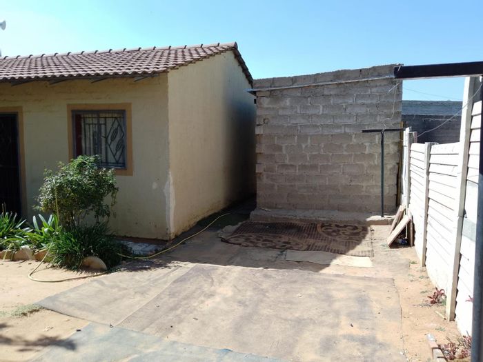 Property #2260203, House for sale in Olievenhoutbosch