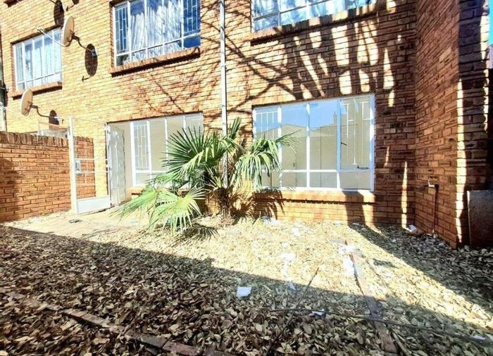 Property #2269507, Townhouse for sale in Alberton Central