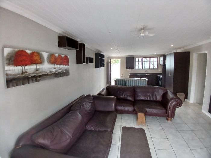 Property #2406731, Cottage Rental Monthly in Moregloed