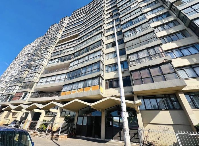 Point Apartment For Sale: Open plan living, near amenities, high rental demand.