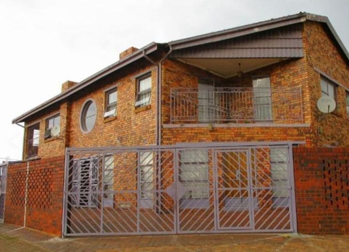 Property #2257440, House for sale in Lenasia