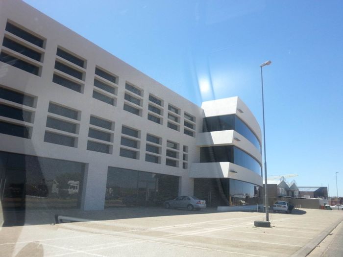 Industrial Property in Prosperita For Sale: Showroom, Offices, Warehouses, Parking Available.