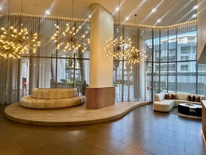 Morningside Apartment To Rent: 2 beds, gym, sky pool, balcony, secure parking.