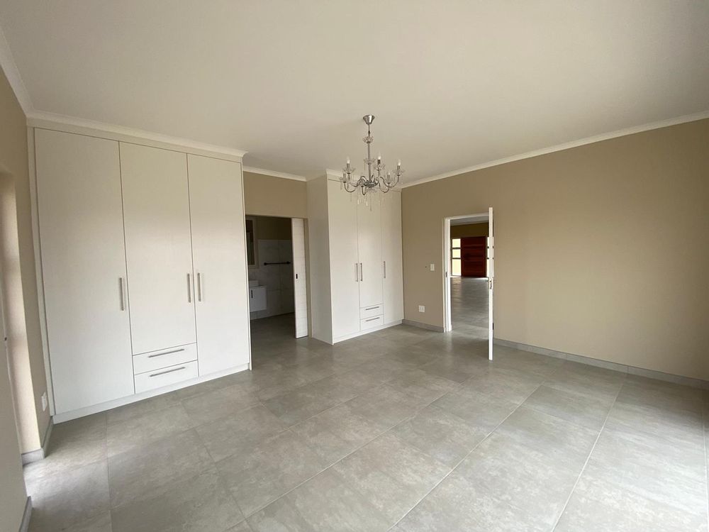 Main bedroom, En-suite