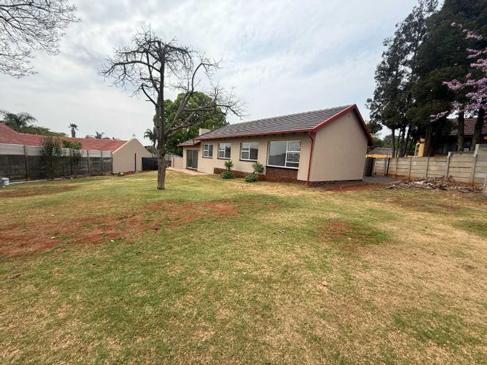 Property #2421763, House Rental Monthly in Wilro Park