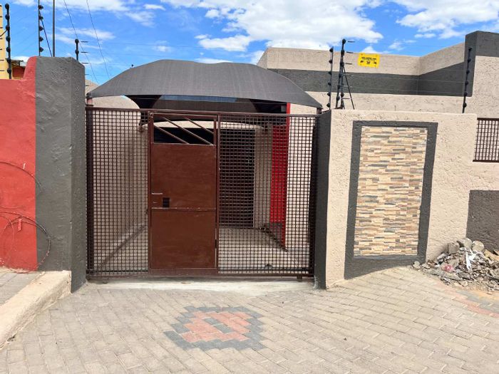 Property #2215325, House for sale in Windhoek Central