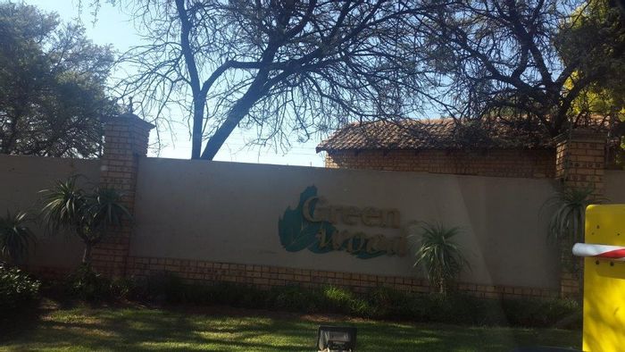 Townhouse To Rent in Olympus: 2 beds, private garden, pool access, secure complex.