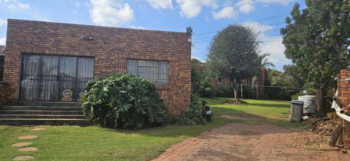 3-Bedroom House in Laudium Ext 3 For Sale with Basement and Spacious Yard.
