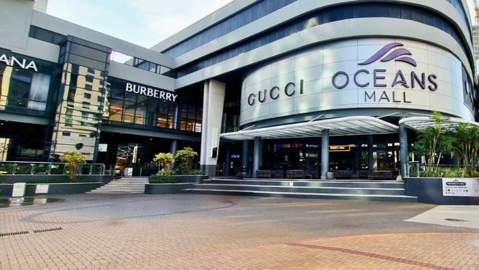 Retail space to rent in Umhlanga Rocks Central, ideal for boutique operators.
