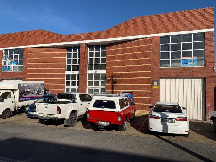 Industrial Facility To Rent in Parow East with 3-phase power and office space.