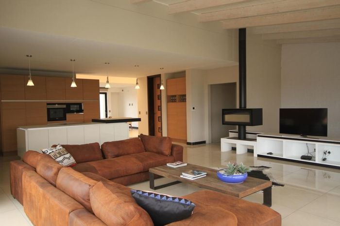 Property #2166012, Penthouse for sale in Swakopmund Central