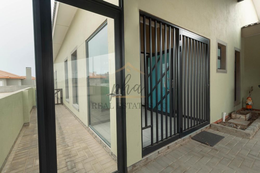 Separate Entrance to 4th Bedroom/Guest suite