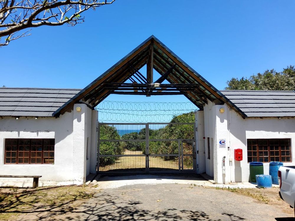 PRIVATE ACCESS TO THE BEACH