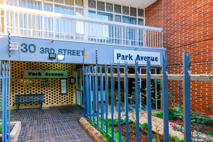 Killarney Apartment For Sale: 2 Bedrooms, balcony, parking, close to amenities.