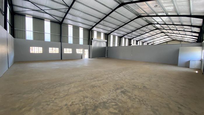Mixed Use Property To Rent in Merrivale: 300m² space with high-clearance access.