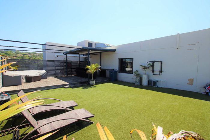 Property #2165183, Penthouse for sale in Umhlanga