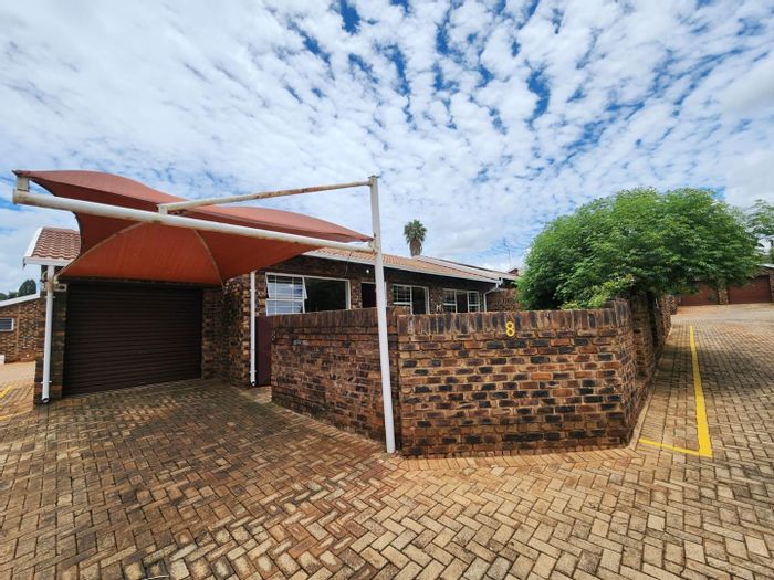Property #2431894, Townhouse Rental Monthly in Rangeview Ext 4