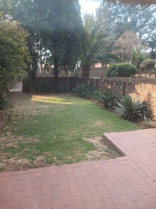 Boksburg South Townhouse For Sale: 4 Bedrooms, spacious layout, landscaped garden, garage.