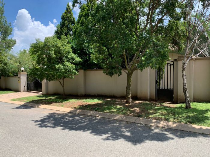 Property #2090982, House for sale in Fourways Gardens
