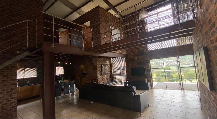 Glenvista House For Sale: Golf course views, open plan living, double garage.